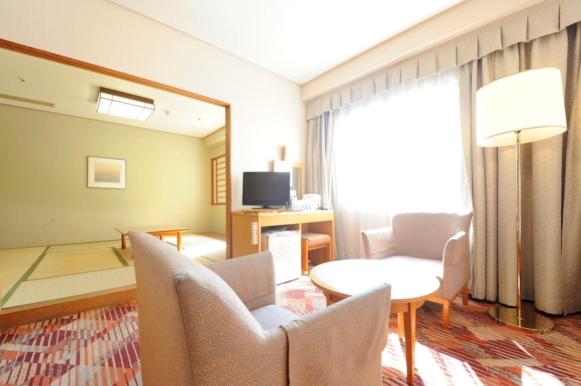 Hotel Century21 Hiroshima Exteriör bild