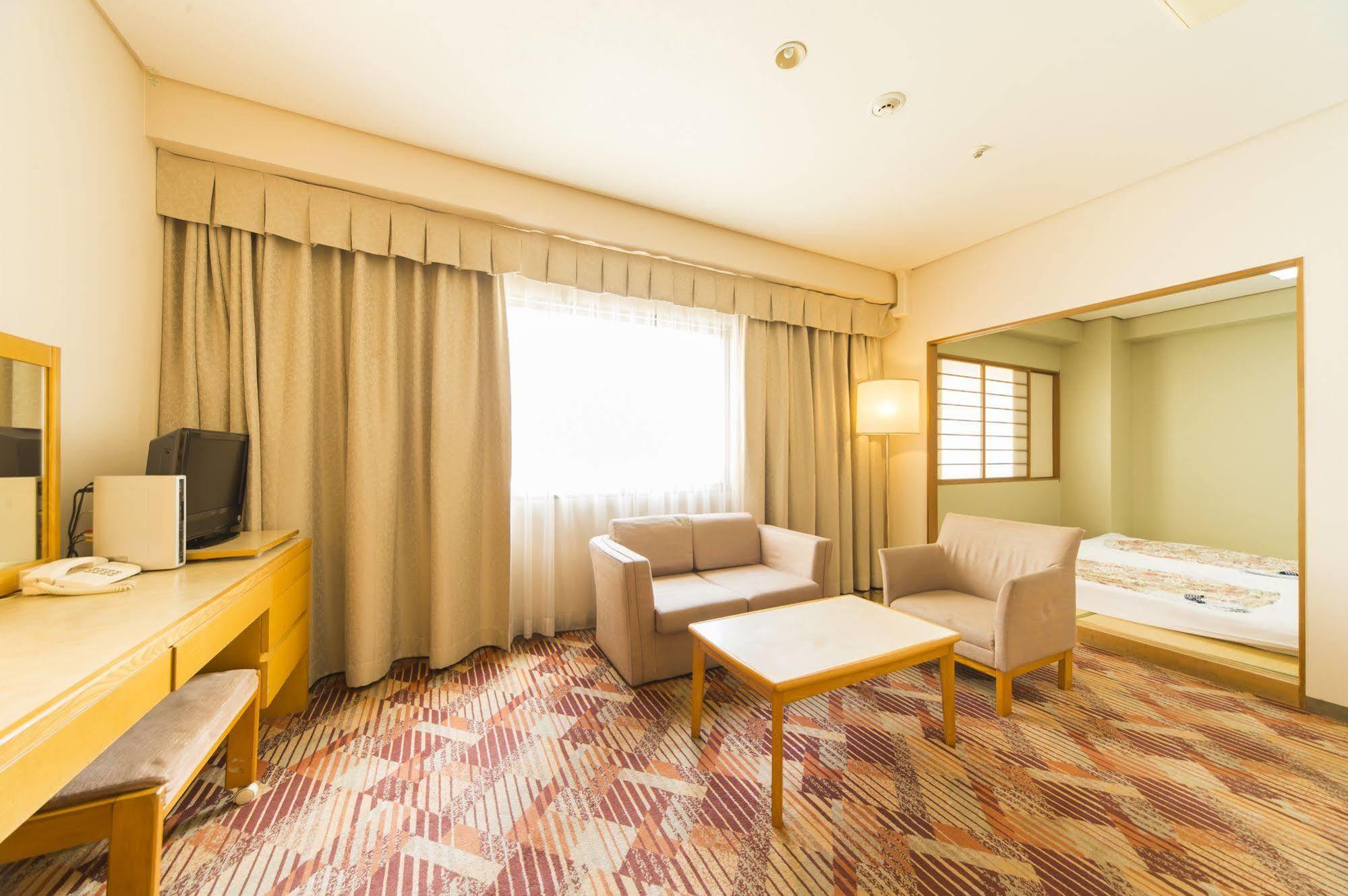 Hotel Century21 Hiroshima Exteriör bild